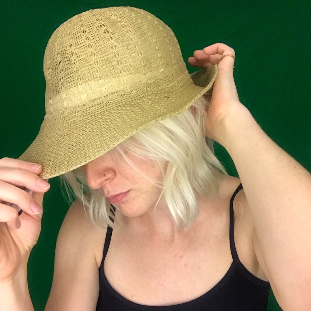 Straw sun hat (white or tan)